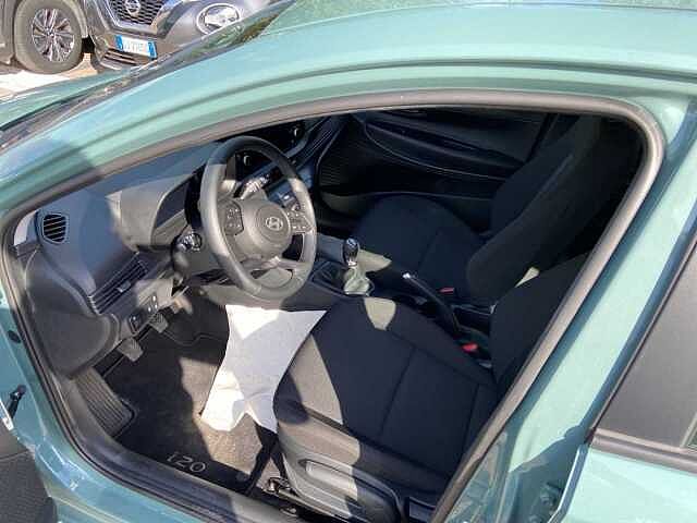 Hyundai i20 1.2 MPI MT Connectline