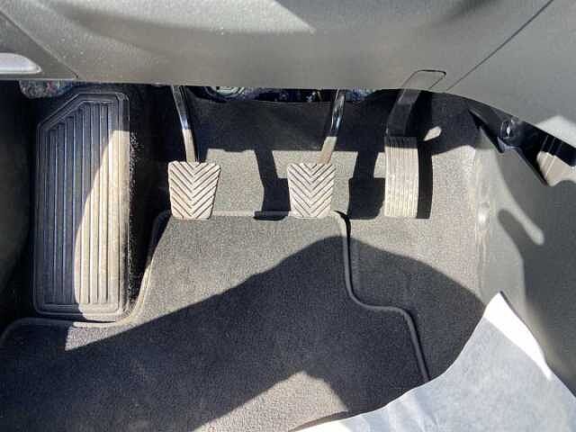 Hyundai i20 1.2 MPI MT Connectline