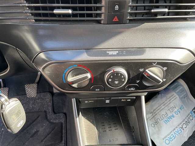 Hyundai i20 1.2 MPI MT Connectline