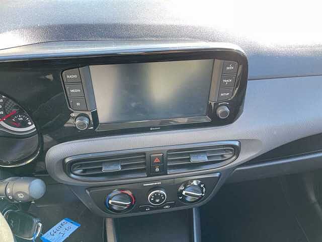 Hyundai i10 1.0 MPI AT Tech