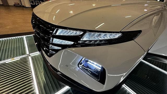 Hyundai TUCSON 1.6 HEV aut. XLine CERCHI 19'