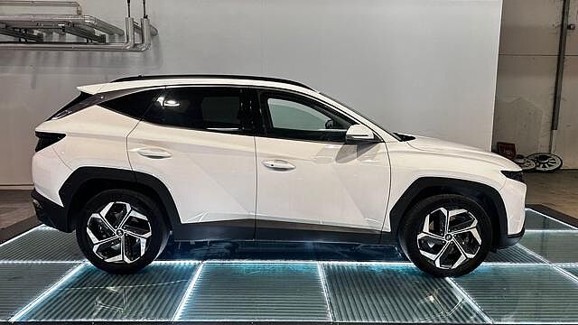 Hyundai TUCSON 1.6 HEV aut. XLine CERCHI 19'
