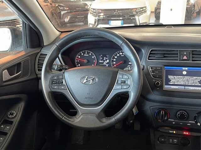 Hyundai i20 5P 1.2 MPI DUALCOLOR 84CV