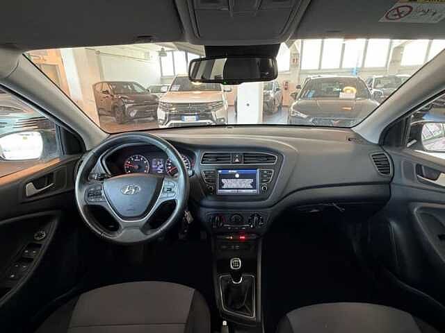 Hyundai i20 5P 1.2 MPI DUALCOLOR 84CV