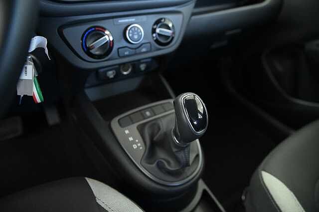 Hyundai i10 i10 1.0 mpi Connectline Navi Pack auto