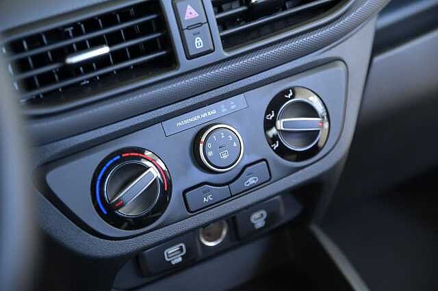 Hyundai i10 i10 1.0 mpi Connectline Navi Pack auto