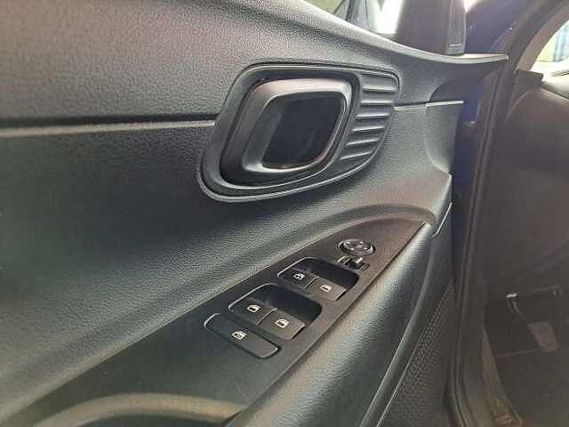 Hyundai i20 i20 1.2 Connectline Exterior Pack Gpl