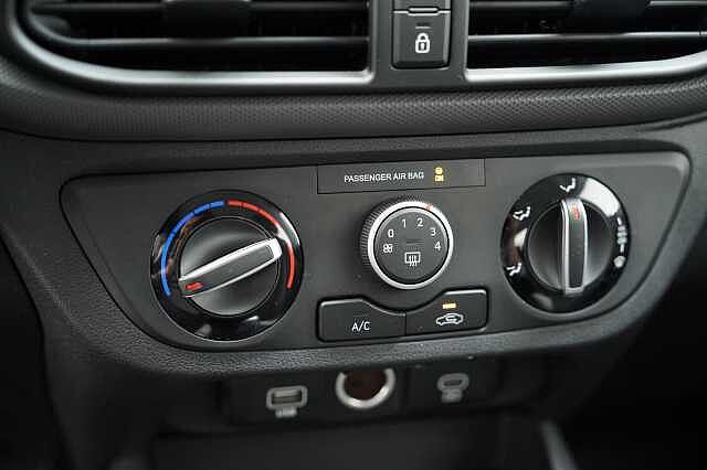 Hyundai i10 I10 PE MY25 5P 1.0 MT CONNECTLINE