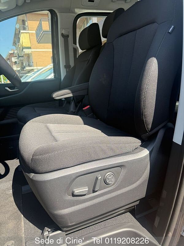 Hyundai STARIA 1.6 HEV AT 2WD 9 posti Wagon
