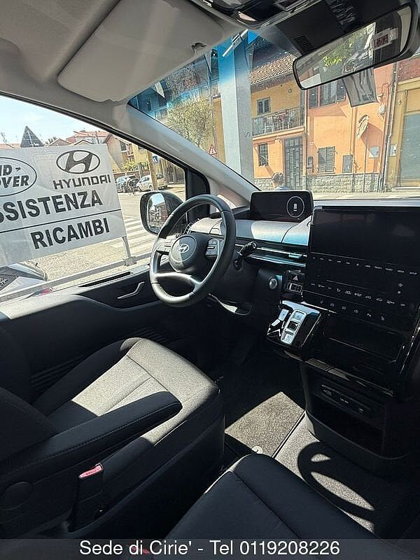 Hyundai STARIA 1.6 HEV AT 2WD 9 posti Wagon