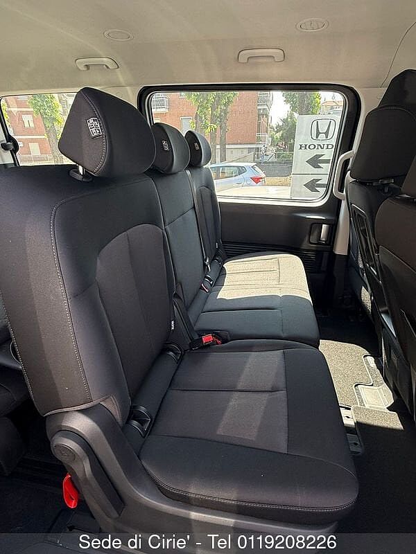 Hyundai STARIA 1.6 HEV AT 2WD 9 posti Wagon