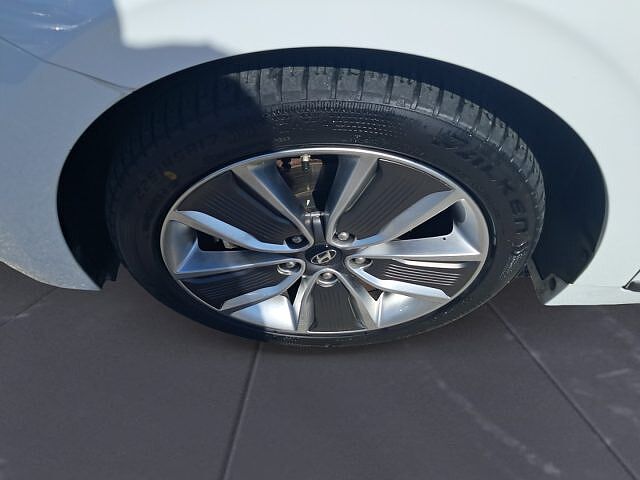 Hyundai IONIQ 1.6 Hybrid DCT Classic