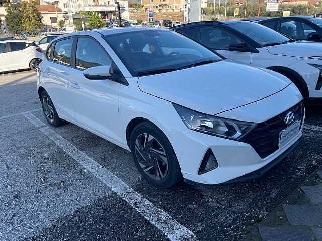 Hyundai i20 1.2 MPI MT Connectline