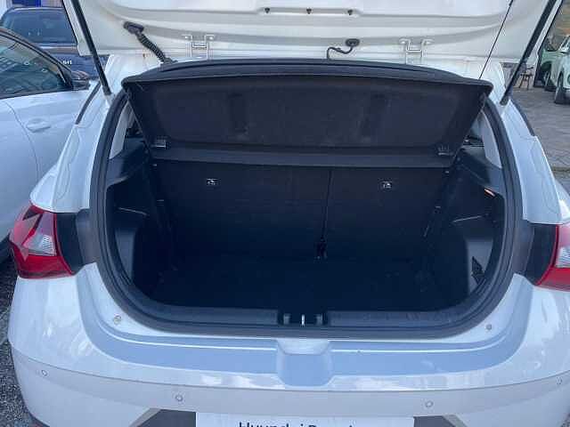 Hyundai i20 1.2 MPI MT Connectline
