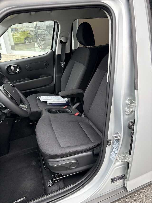 Hyundai INSTER 49 kWh Xclass + Tech pack + cerchi da 17