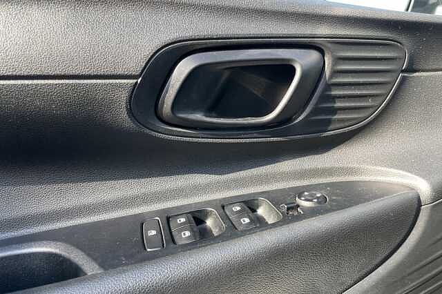 Hyundai i20 1.2 MPI MT Connectline