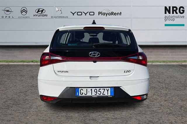 Hyundai i20 1.2 MPI MT Connectline