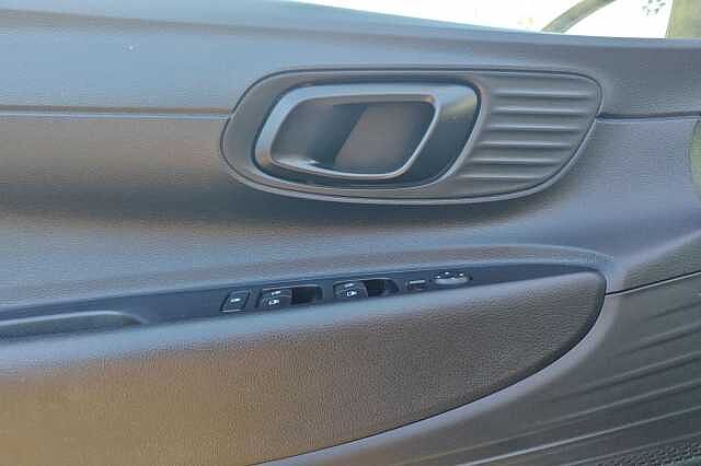 Hyundai i20 1.2 MPI MT Connectline