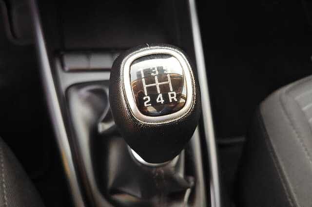 Hyundai i20 1.2 MPI MT Connectline