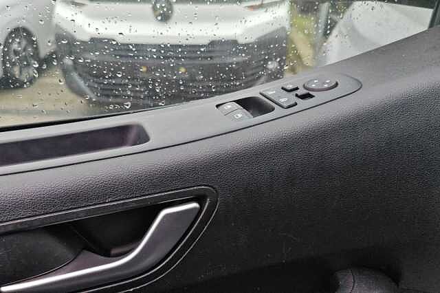 Hyundai STARIA 2.2 MT 2WD 9 posti Wagon