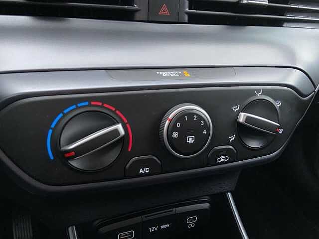 Hyundai i20 1.2 MPI MT Connectline