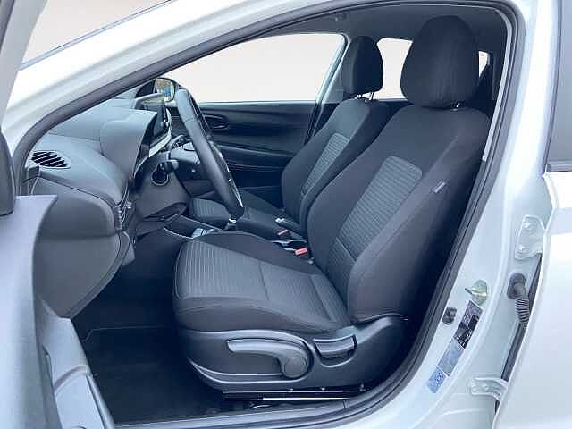 Hyundai i20 1.2 MPI MT Connectline