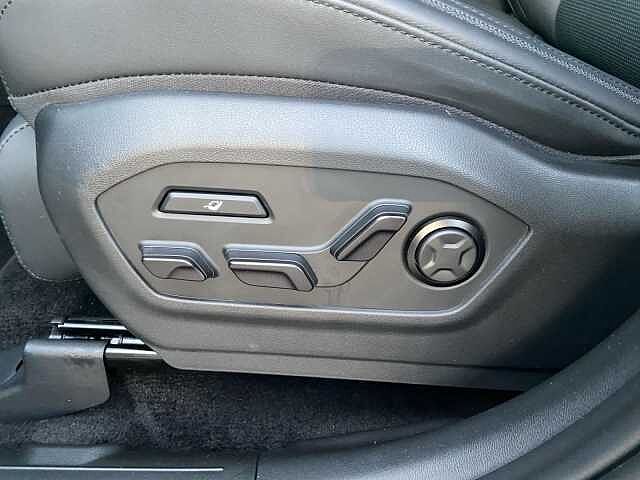 Hyundai Santa Fe 1.6 T-GDi HEV 4WD AT 7 posti XClass Calligraphy Pack Bianco