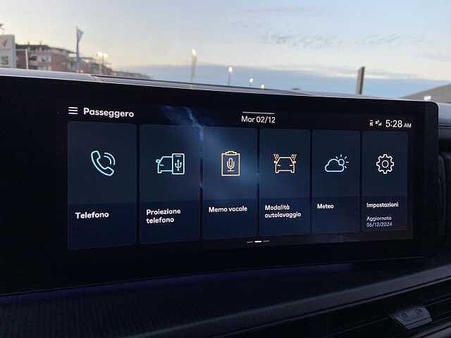 Hyundai Santa Fe 1.6 T-GDi HEV 4WD AT 7 posti XClass Calligraphy Pack Bianco