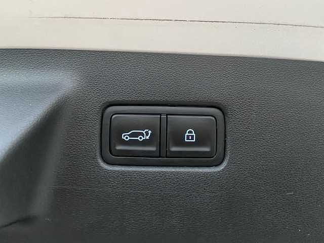 Hyundai Santa Fe 1.6 T-GDi HEV 4WD AT 7 posti XClass Calligraphy Pack Bianco