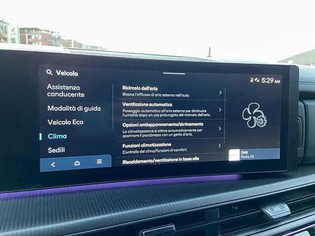 Hyundai Santa Fe 1.6 T-GDi HEV 4WD AT 7 posti XClass Calligraphy Pack Bianco