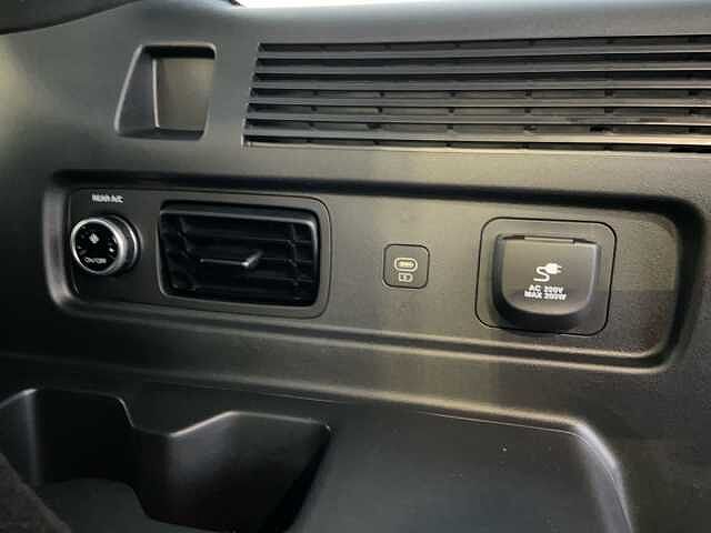 Hyundai Santa Fe 1.6 T-GDi HEV 4WD AT 7 posti XClass Calligraphy Pack Bianco