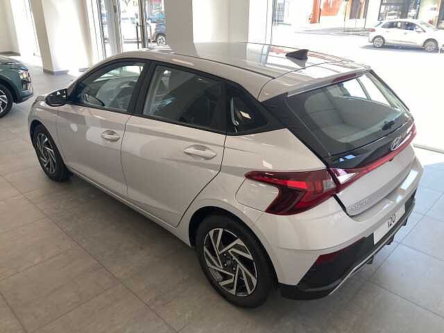 Hyundai i20 1.2 MPI MT Connectline