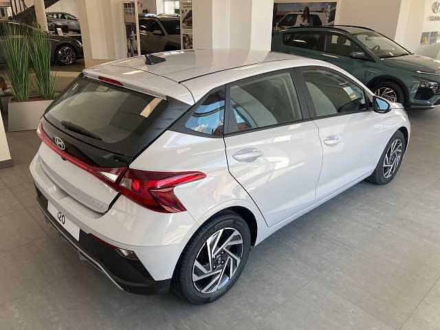 Hyundai i20 1.2 MPI MT Connectline