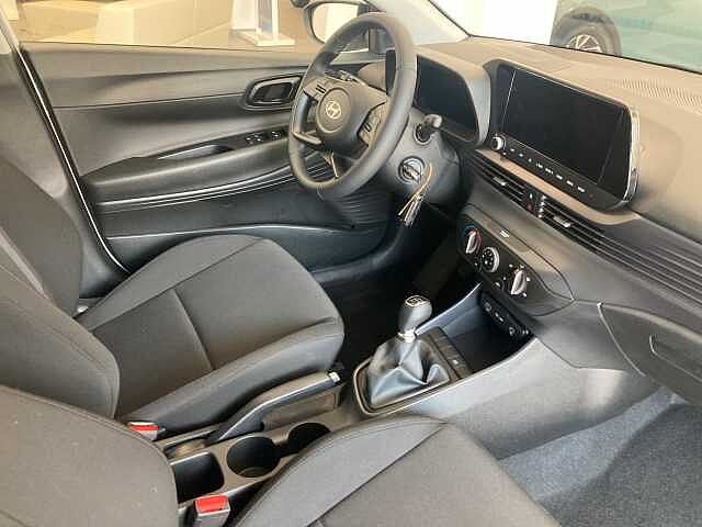 Hyundai i20 1.2 MPI MT Connectline
