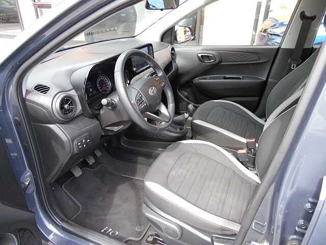 Hyundai i10 1.0 MPI Tech + CONNECT PACK SOLO 20.900 KM
