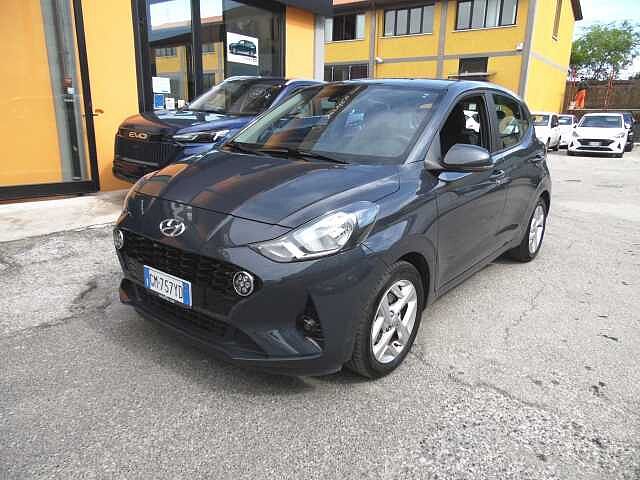 Hyundai i10 1.0 MPI Tech + CONNECT PACK SOLO 20.900 KM