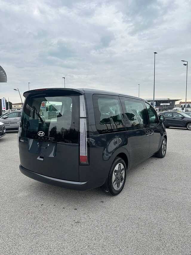 Hyundai STARIA 1.6 HEV AT 2WD 9 posti Wagon