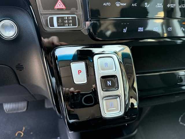 Hyundai STARIA 1.6 HEV AT 2WD 9 posti Wagon