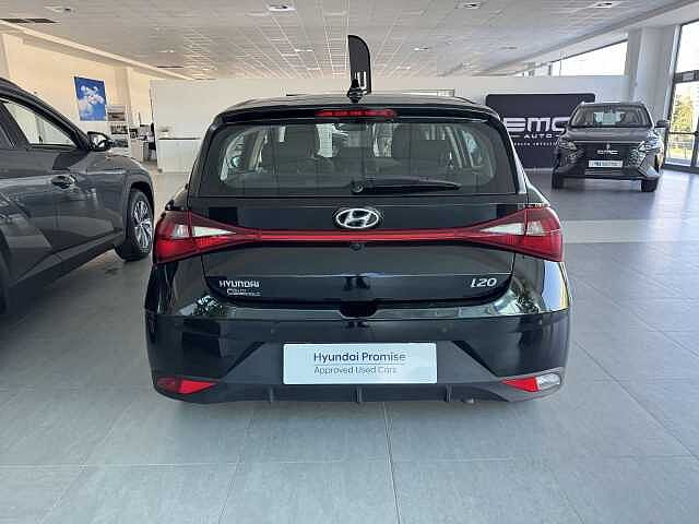 Hyundai i20 1.2 MPI MT Connectline