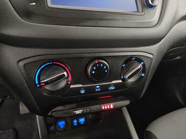 Hyundai i20 i20 5p 1.2 mpi Connectline 75cv